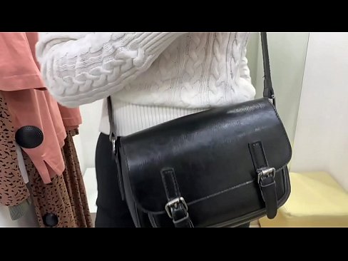 ❤️ Публічна мастурбація молодої сучки FeralBerry фалоімітатором у примірочній ❤ Порно fb у нас ☑